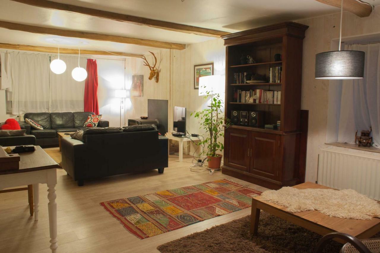 Beautiful And Spacious Contemporary House 오위니즈 외부 사진